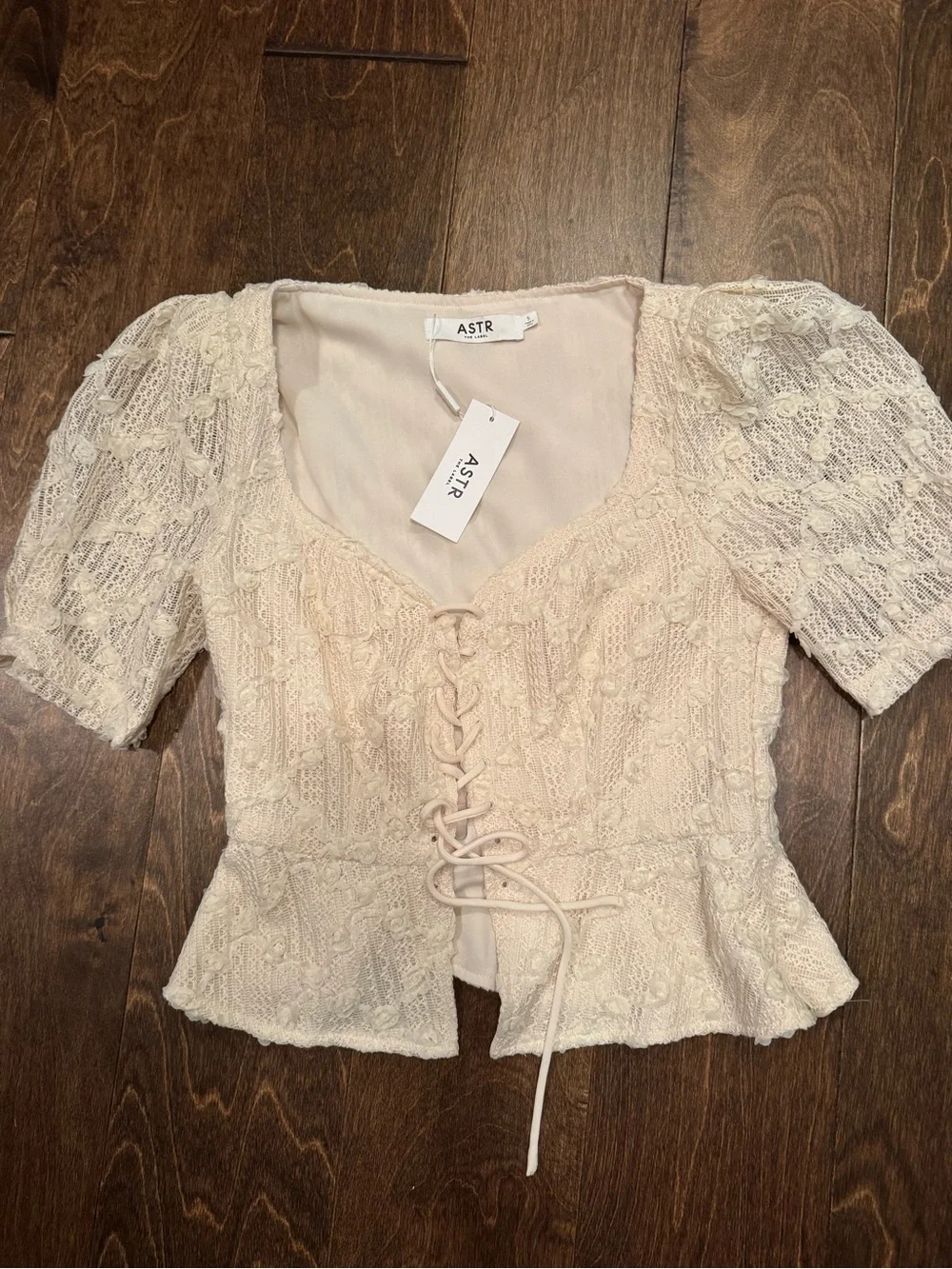 Astr cream lace